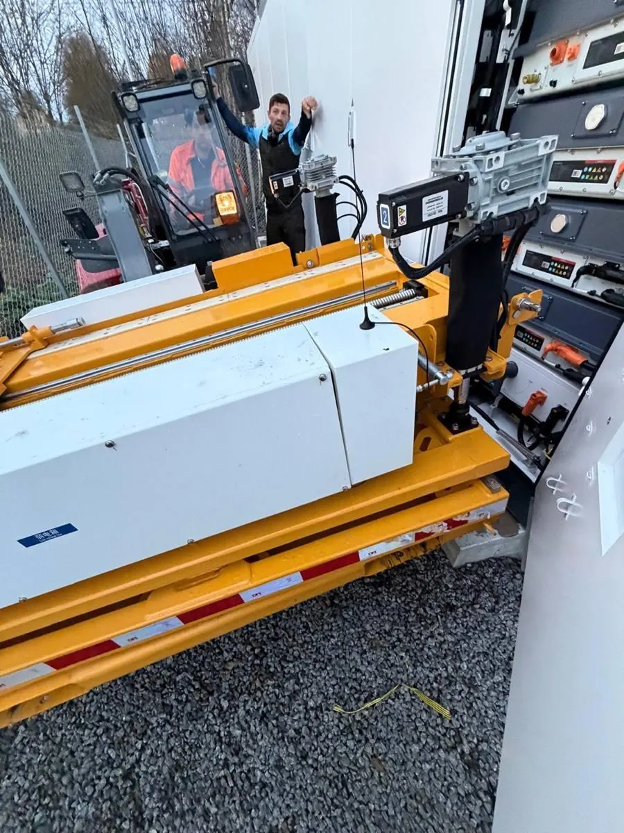 Bytte av batterimodul med spesialmaskin