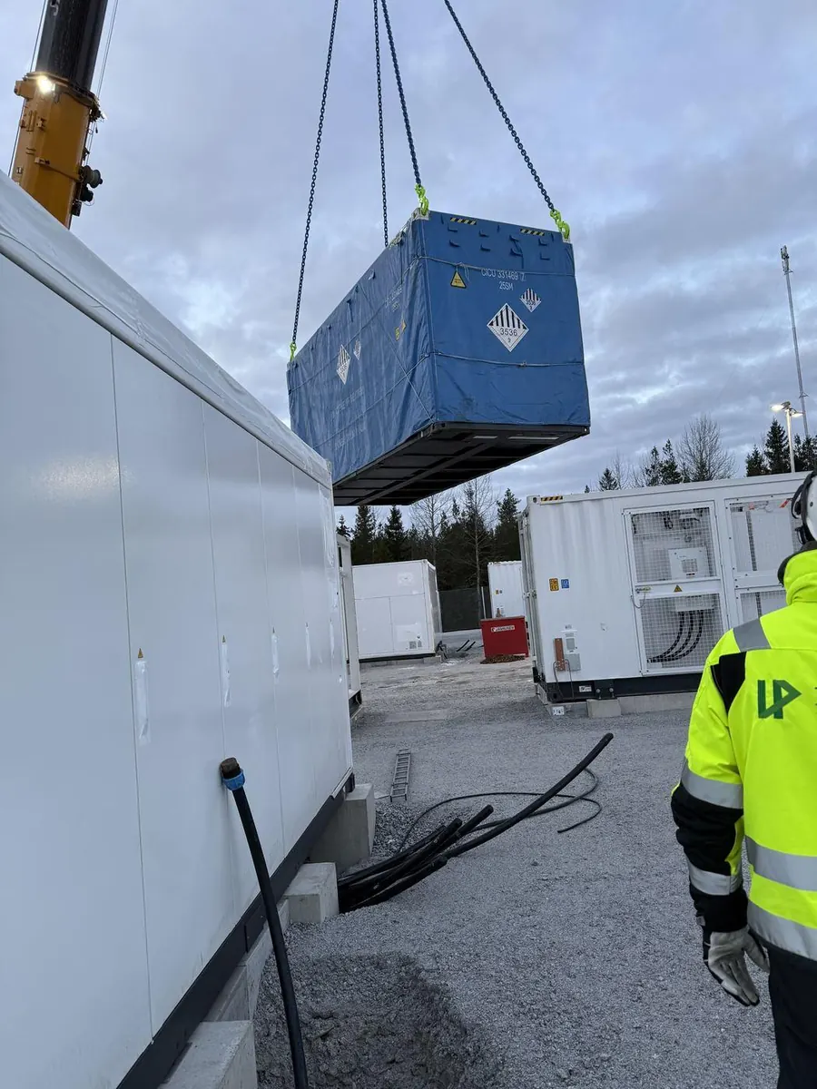 Innsving mellom containerrekkene